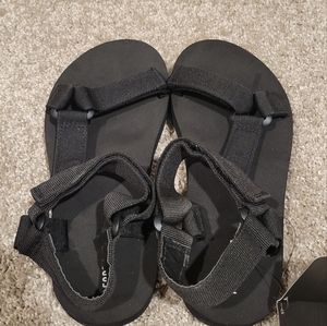 Forever 21 Black Strappy Sandals Size 6